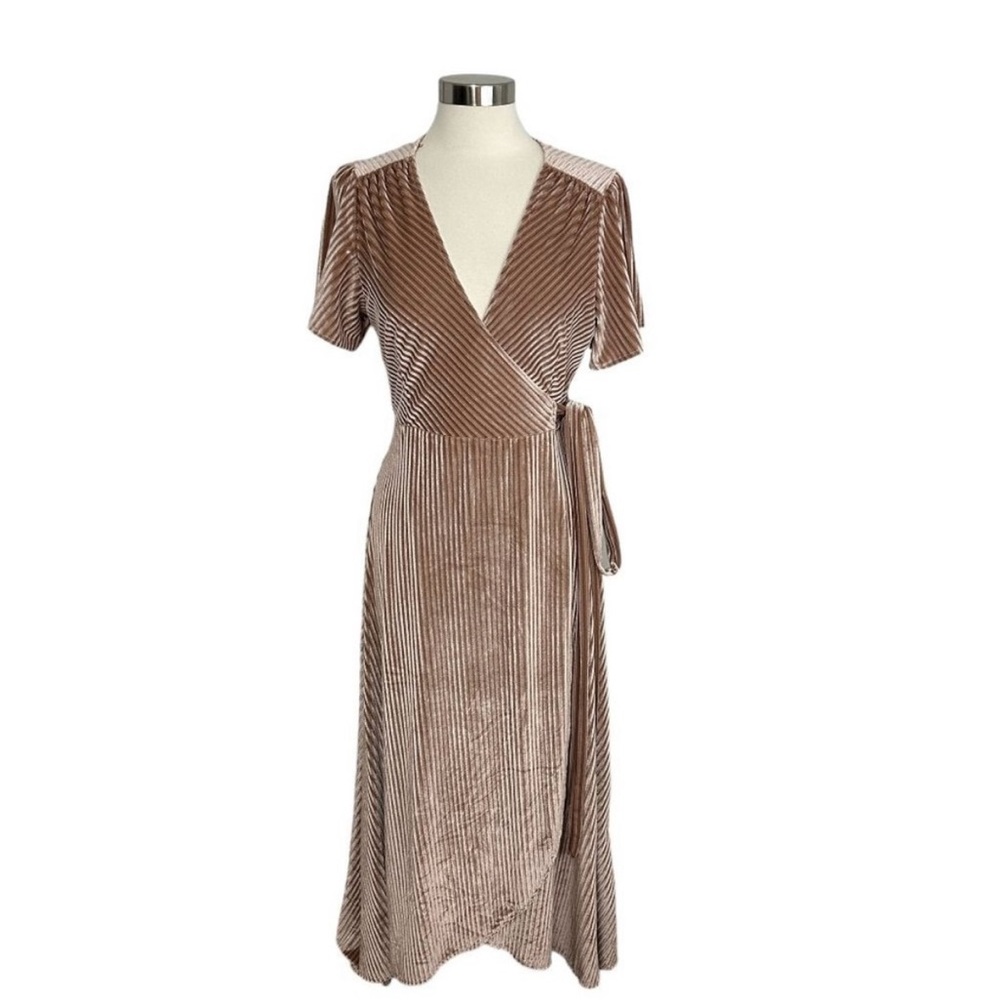 NWT Baltic Born LARGE Andi Blush Pink Ribbed Velvet Short Sleeve Wrap Dress